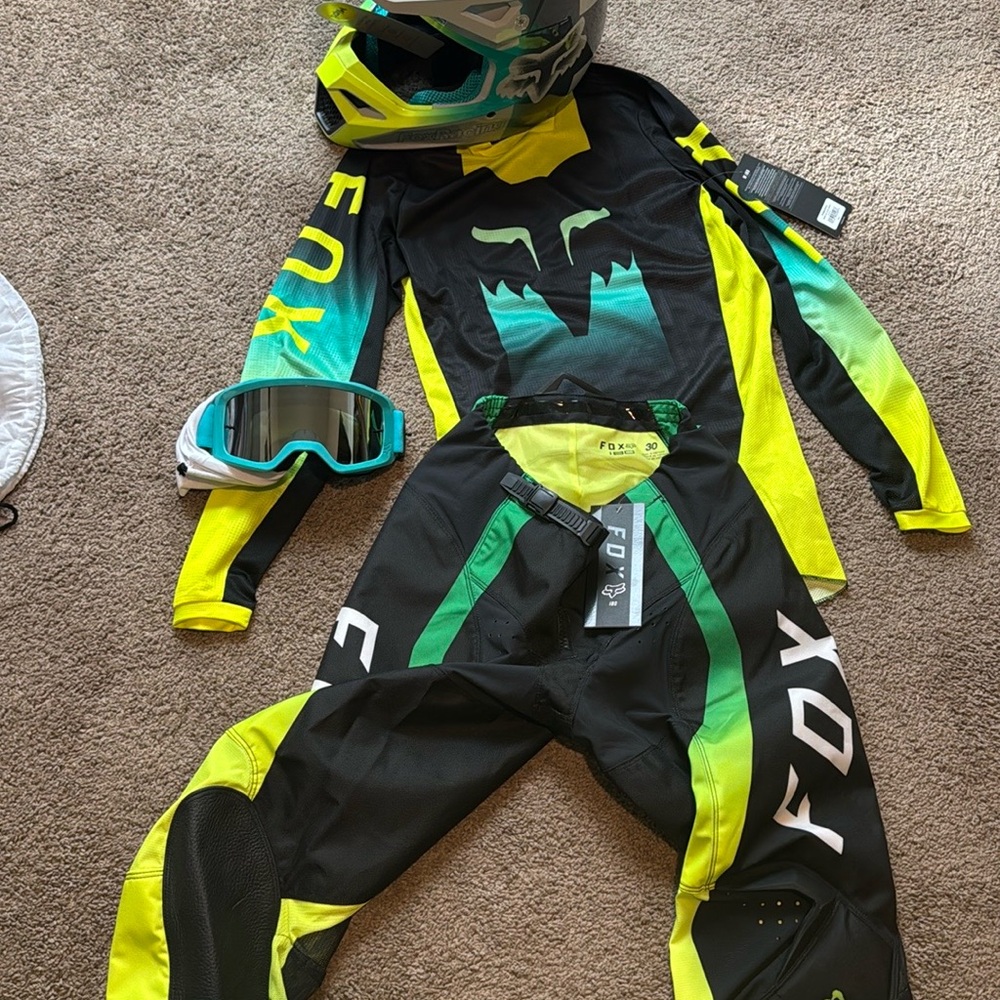 Fox Black and Yellow Joggers Dynamic Design